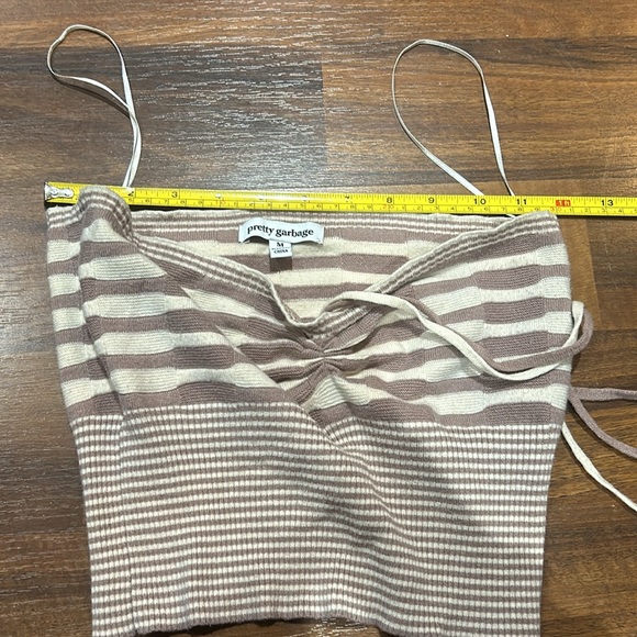 Pretty garbage top - Picture 5 of 6